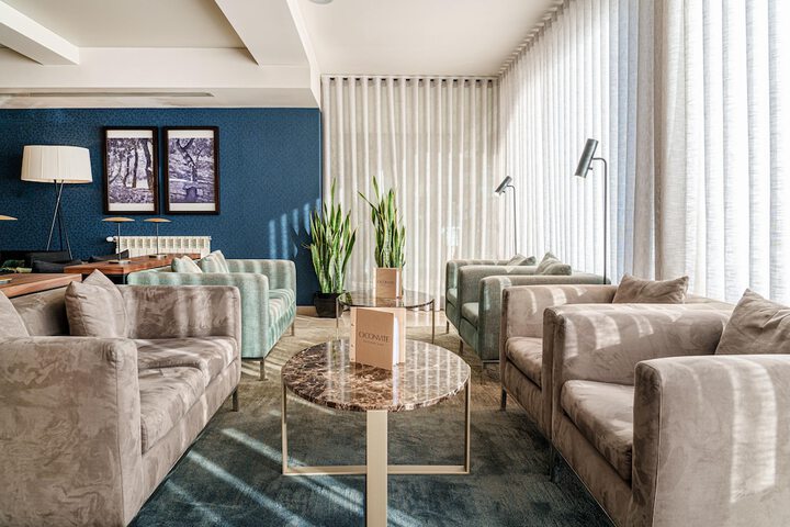 Lounge 63 of 72