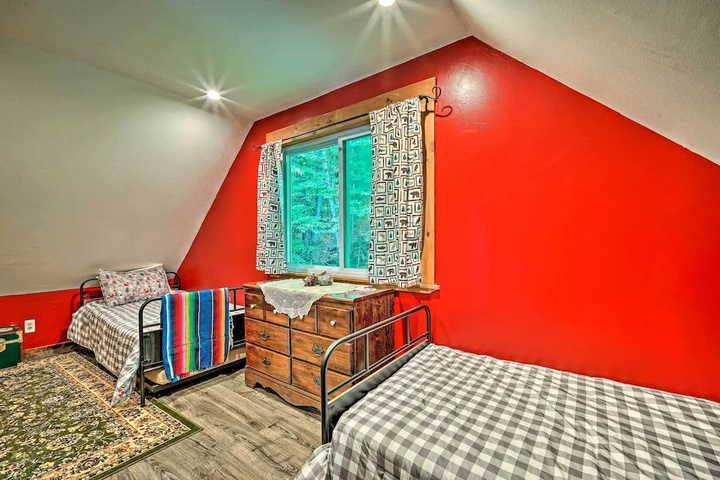 Photo of Cozy Treetop Hideaway Near Harriman Reservoir!