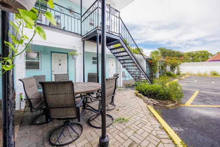 Hotel Interior 4 of 29