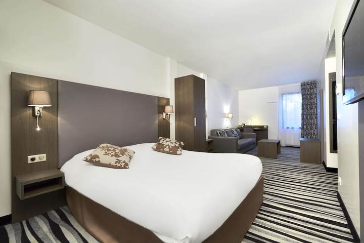 Room 15 of 55