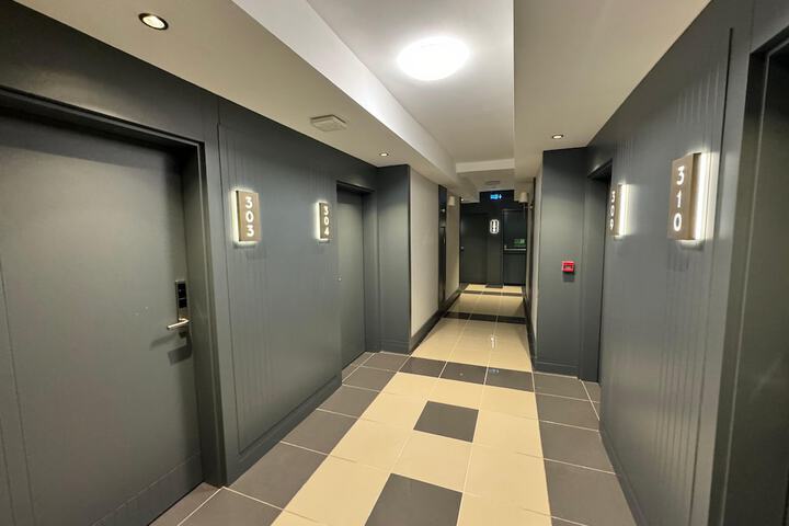 Ballroom/Hall 81 of 94