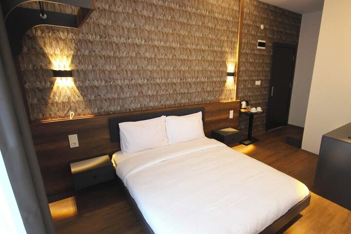 Room 107 of 204