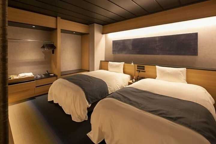 Room 7 of 75