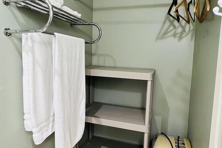 Room 12 of 14