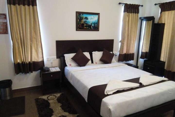 Room 4 of 13