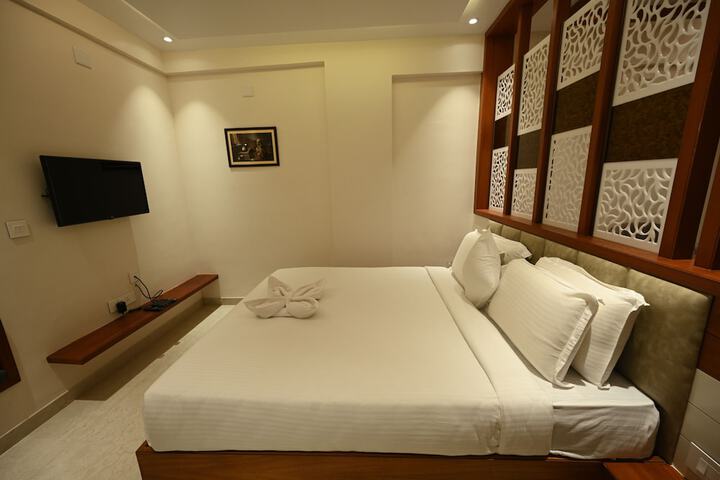 Room 10 of 27