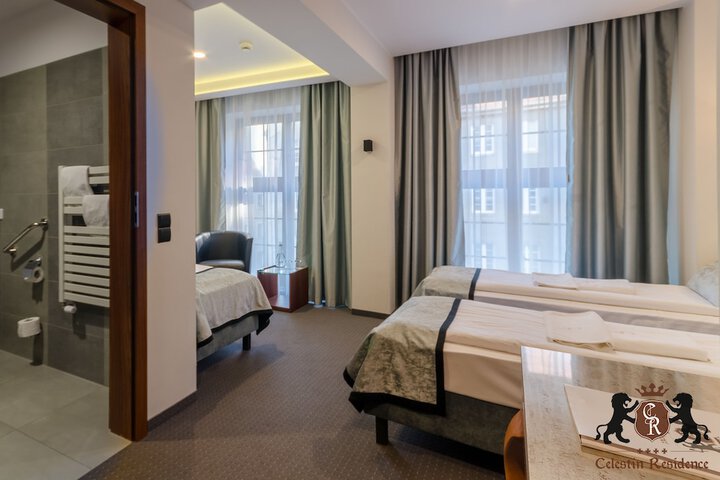 Room 35 of 146