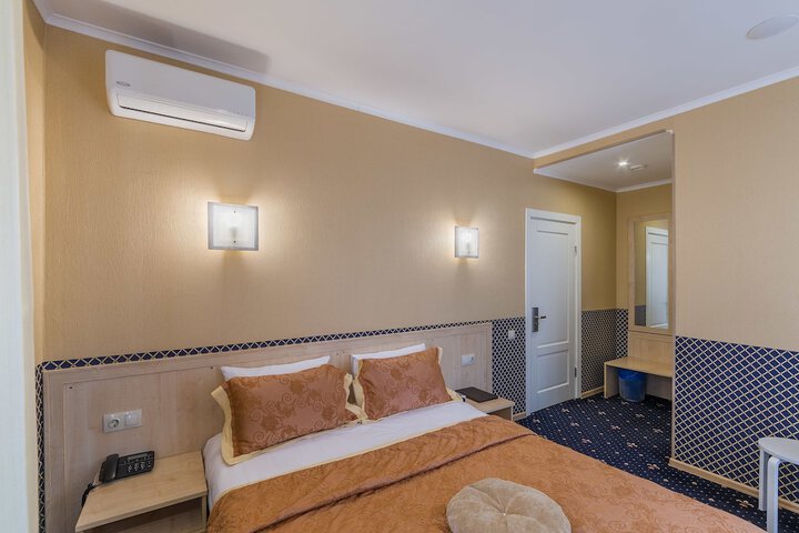 Room 42 of 89