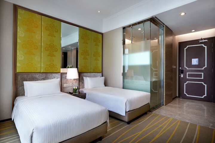 Room 10 of 41