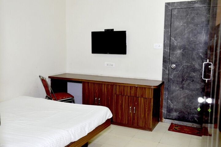 Room 7 of 31