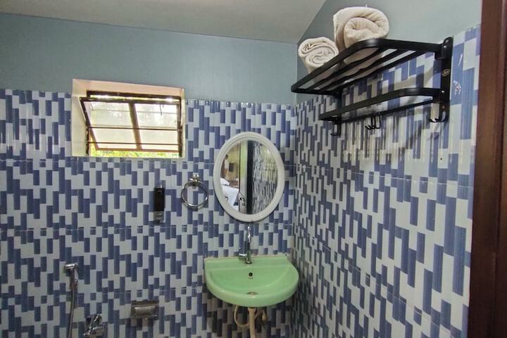 Room 46 of 86
