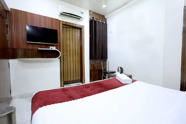 Room 17 of 30