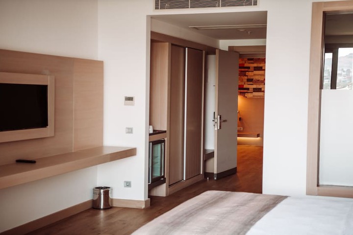 Room 12 of 62