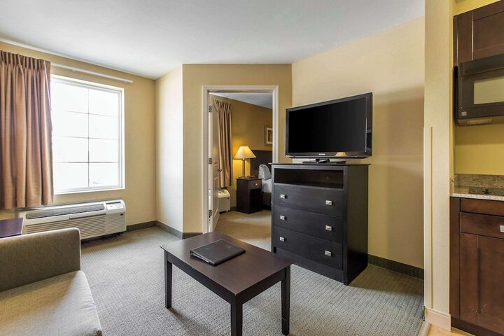 Room 32 of 71