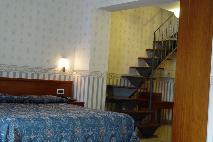 Room 21 of 79