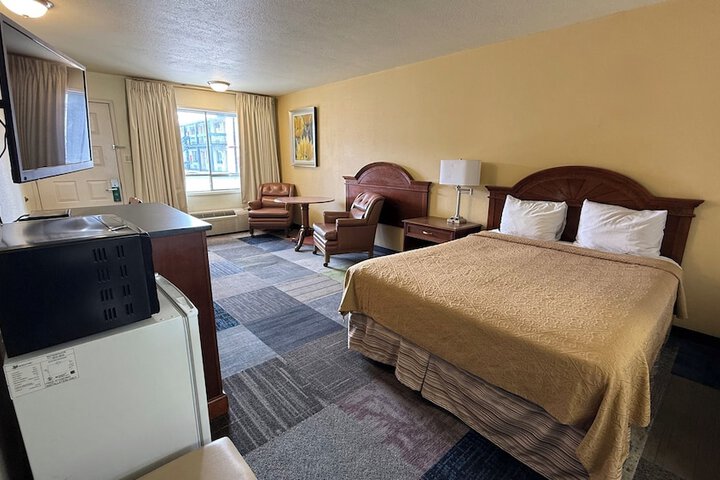 Room 9 of 27