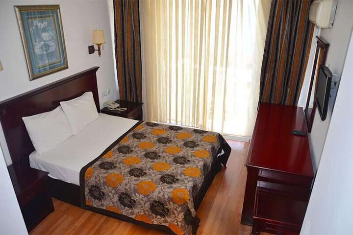 Room 5 of 26