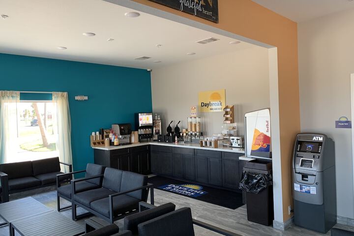 Breakfast area