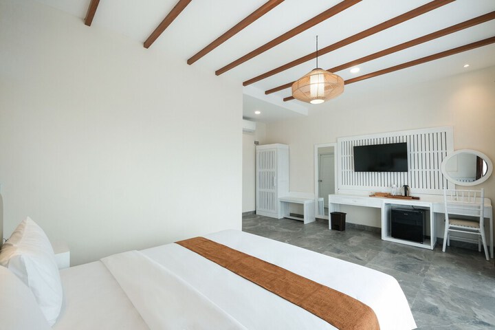 Room 8 of 44