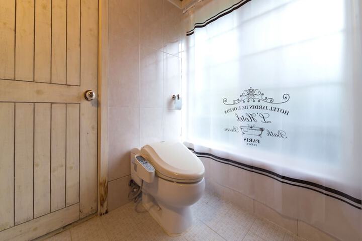 Clean Restrooms