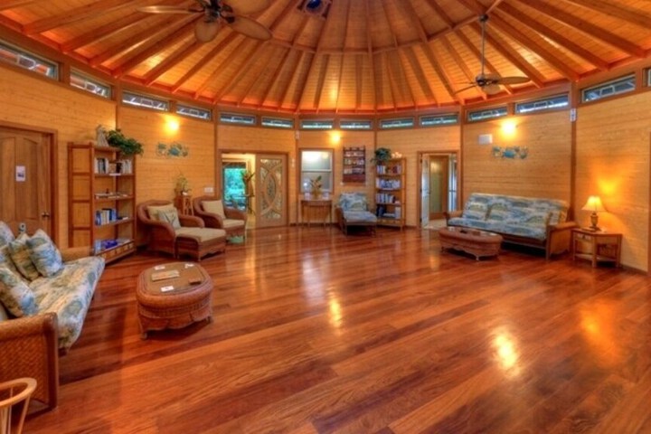 Room 2 of 53