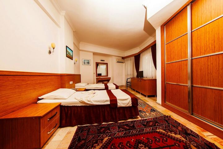 Room 19 of 77