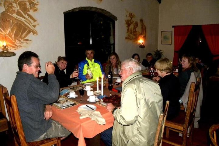 Dining 35 of 61