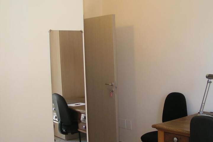 Room 8 of 32