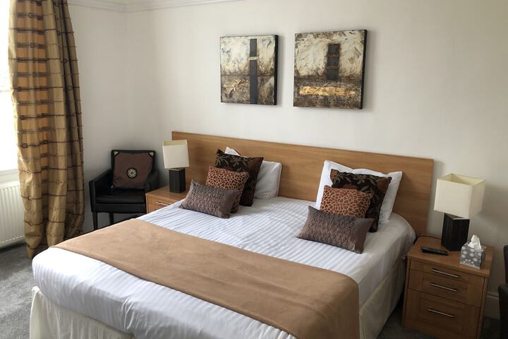 Room 10 of 29