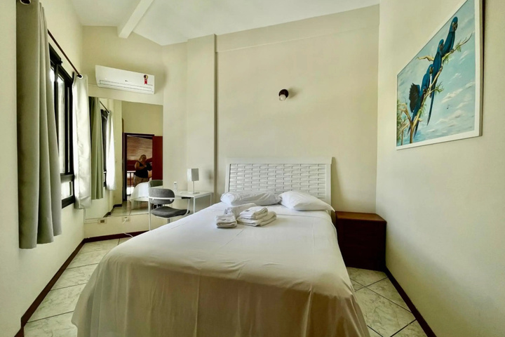 Room 5 of 29