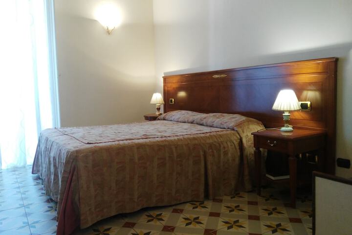 Room 15 of 30