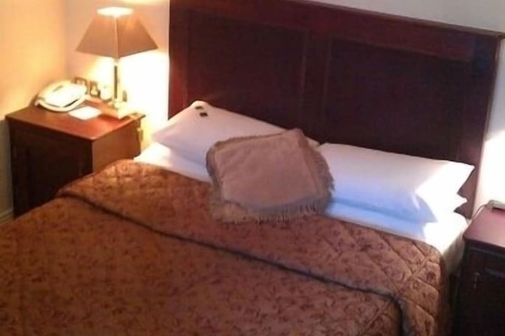 Room 16 of 41
