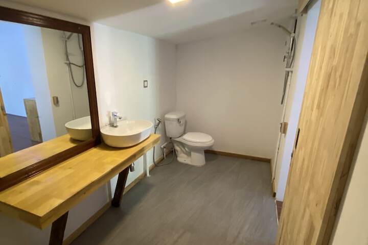 Room 32 of 104