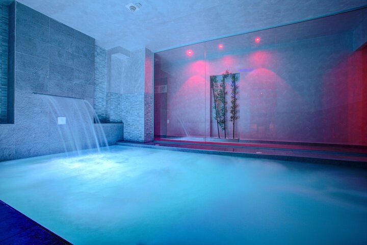 Hotel with Pool