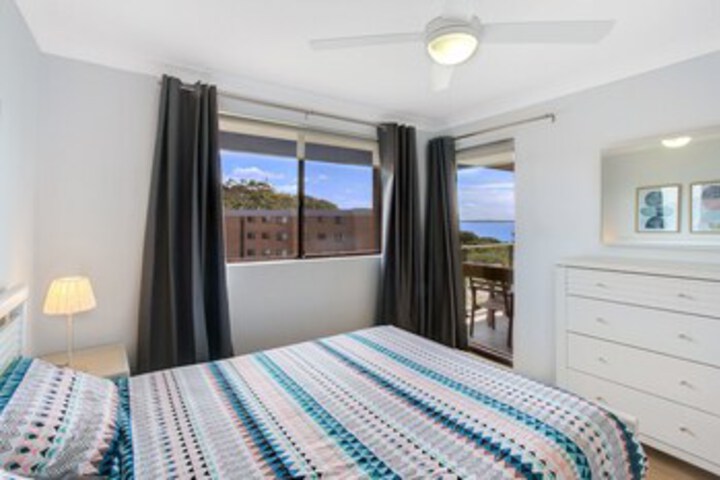Room 10 of 12