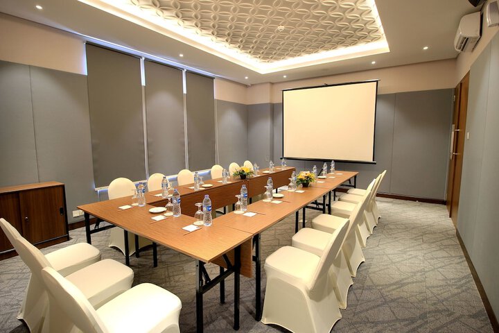Meeting 28 of 33