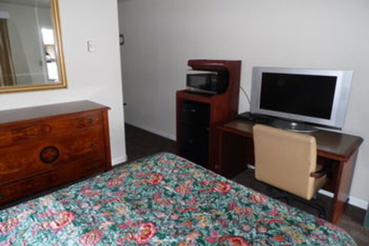 Room 3 of 6