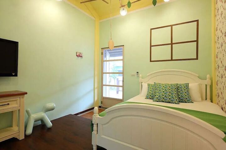 Room 28 of 60