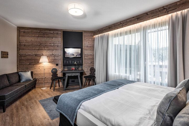 Room 8 of 32