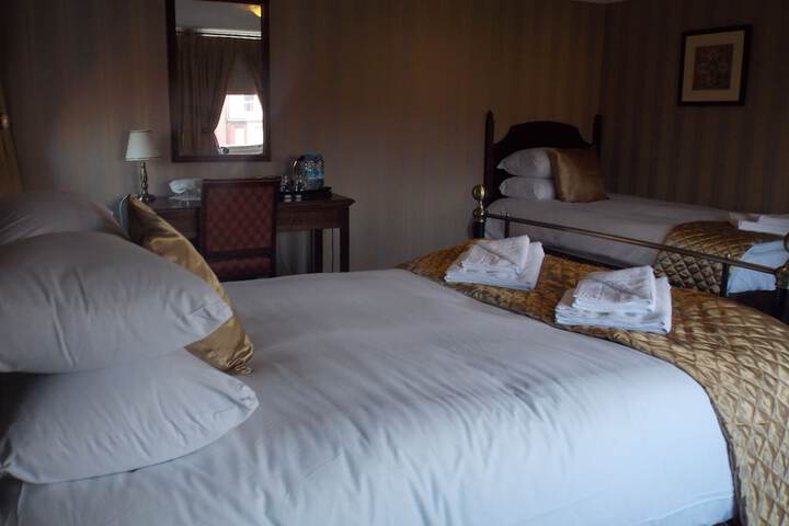 Room 18 of 37