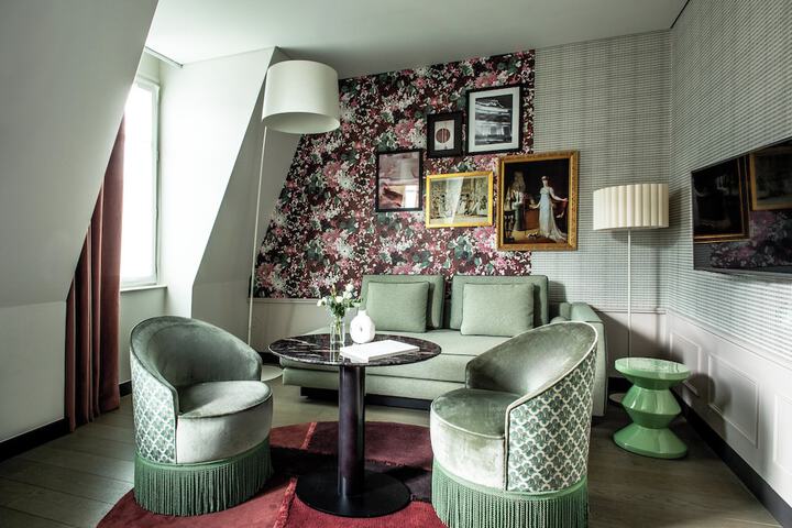 Room 42 of 141