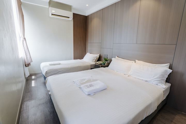 Room 12 of 38