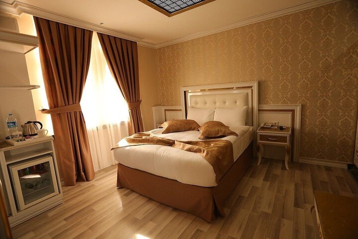 Room 3 of 16