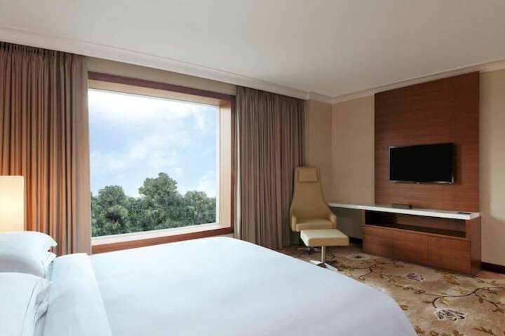 Room 30 of 114