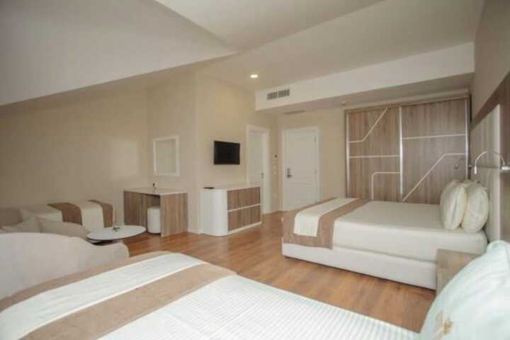 Room 17 of 70