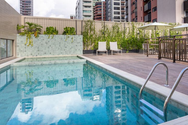 Pool 10 of 15