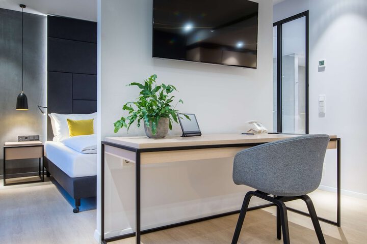 Room 14 of 74