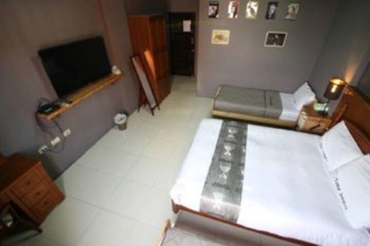 Room 8 of 44