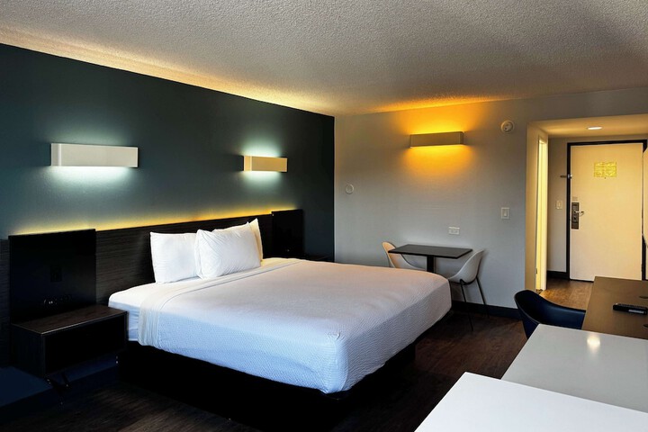 Room 20 of 32