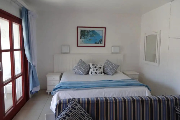 Room 5 of 18